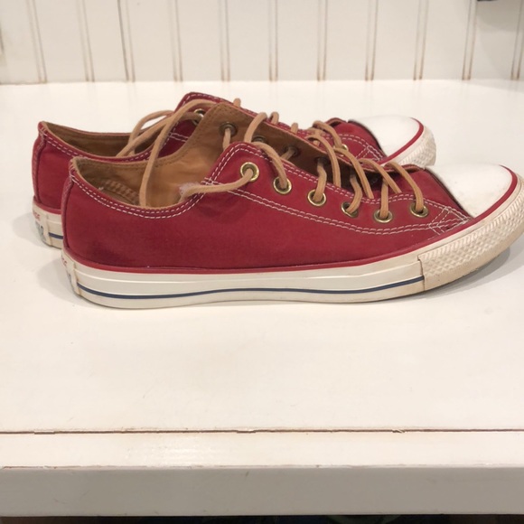 Red suede, light brown laces converse shoes - Picture 3 of 8